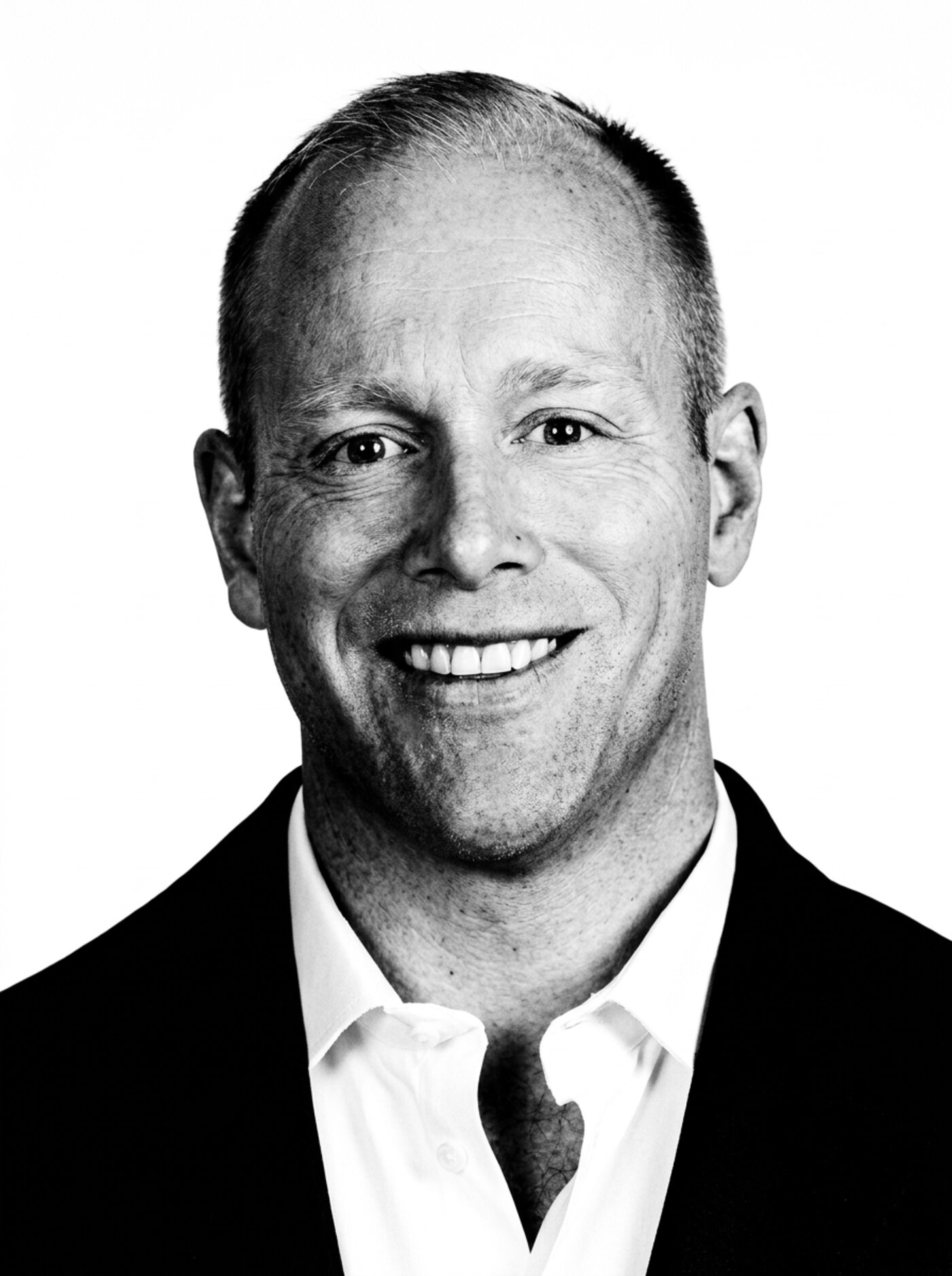 Niklas Lindahl, interim CEO available for engagements in Italy